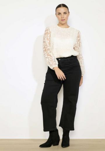 Короткие джинсы