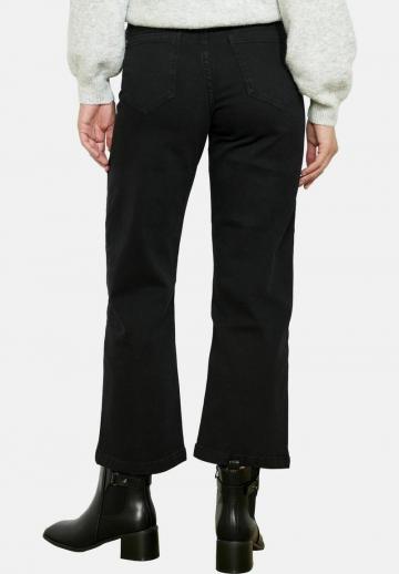 Короткие джинсы