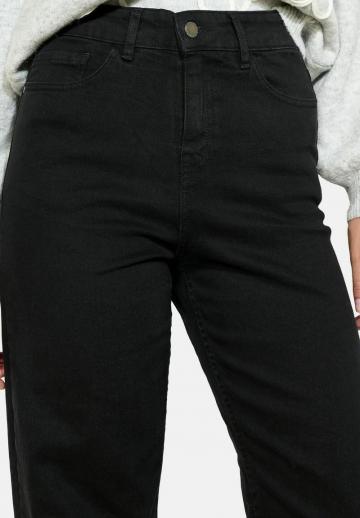 Короткие джинсы