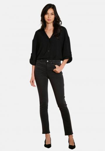 Узкие джинсы