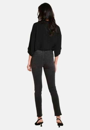 Узкие джинсы