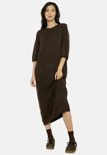 Вязаное платье