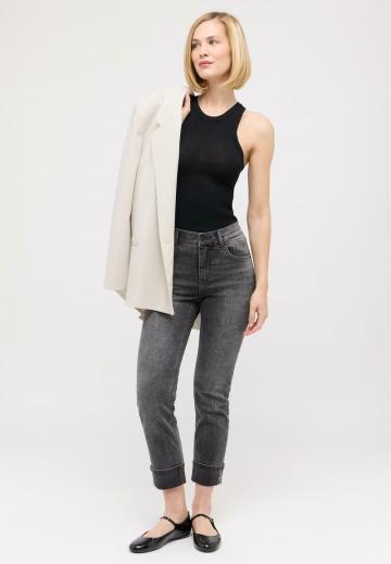 Короткие джинсы