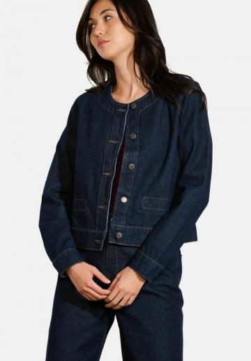 Джинсовая куртка