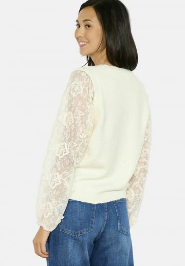 Пуловер с вырезом V