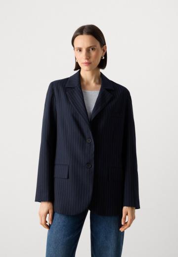 Длинный блейзер