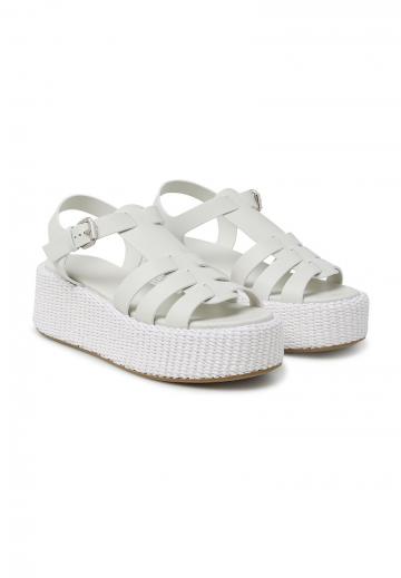 Босоножки на танкетке