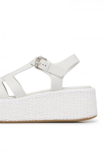 Босоножки на танкетке