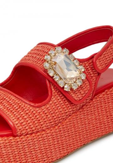 Босоножки на танкетке