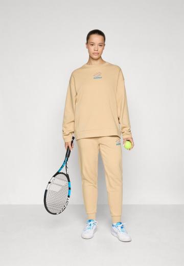 Спортивная толстовка