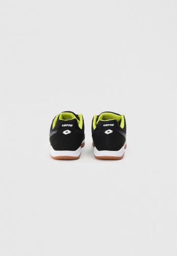 Футбольные бутсы