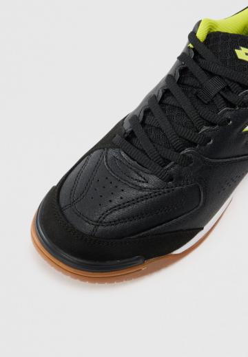 Футбольные бутсы