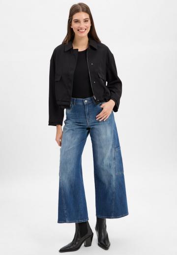 Короткие джинсы