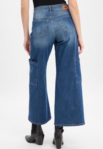 Короткие джинсы