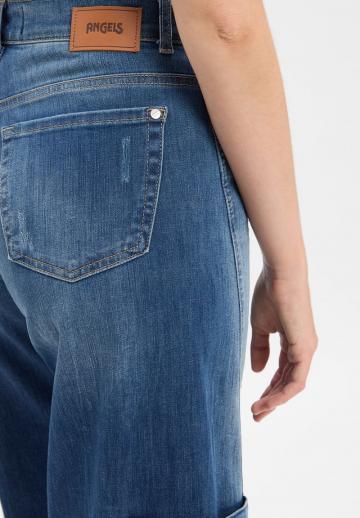 Короткие джинсы