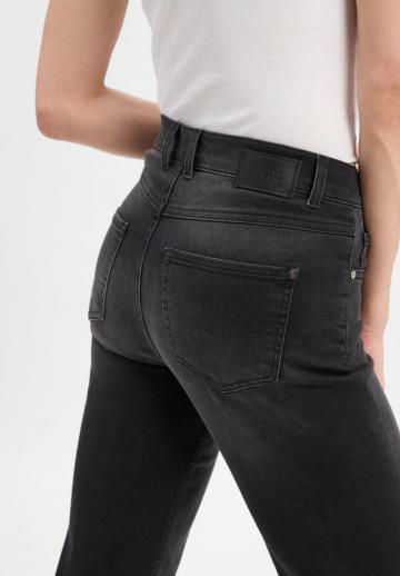 Короткие джинсы