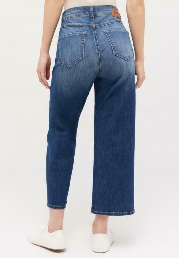 Короткие джинсы