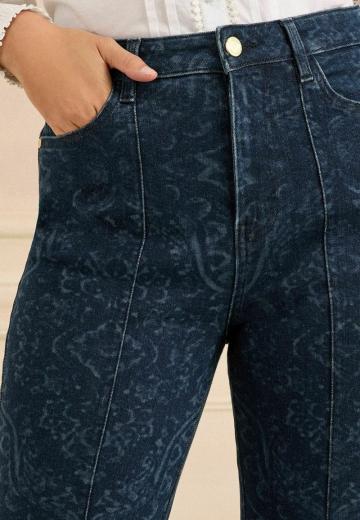 Клешеные джинсы