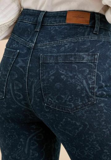 Клешеные джинсы