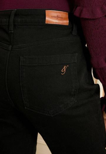 Клешеные джинсы