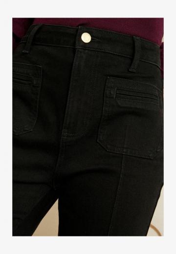 Клешеные джинсы