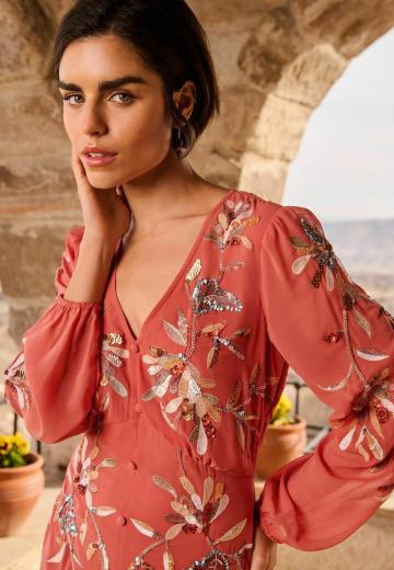 Короткое платье