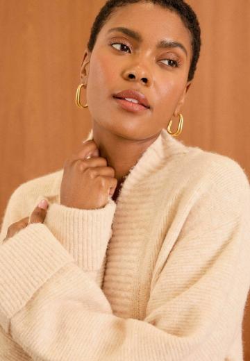 Вязаный жилет