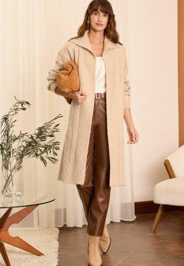 Вязаный жилет