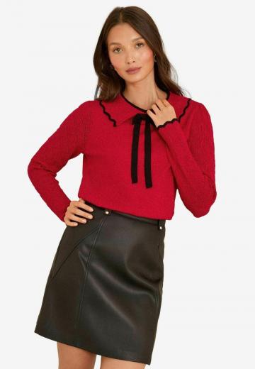 Пуловер с вырезом V