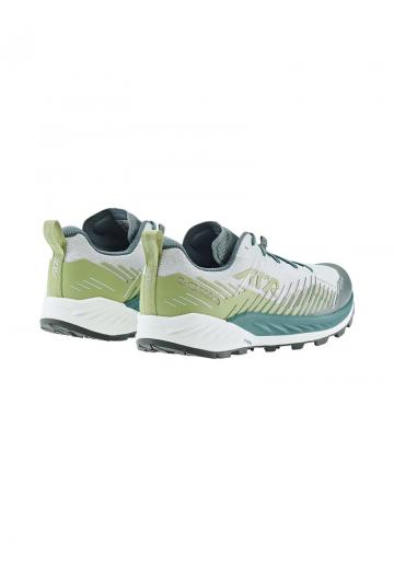 Беговые кроссовки