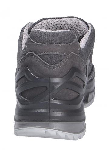 Походные кроссовки