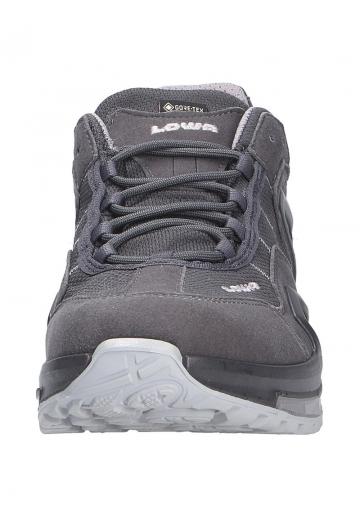 Походные кроссовки