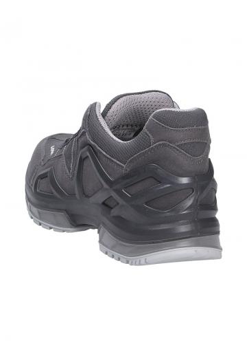 Походные кроссовки