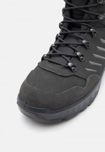 Походные ботинки