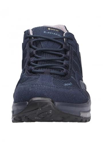 Походные кроссовки