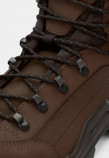 Походные ботинки