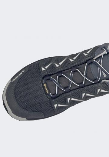 Походные кроссовки