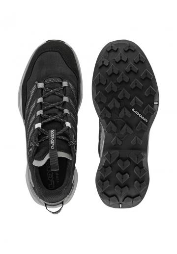 Походные кроссовки