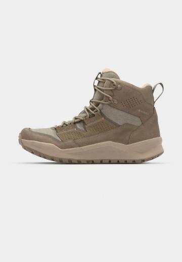 Походные ботинки