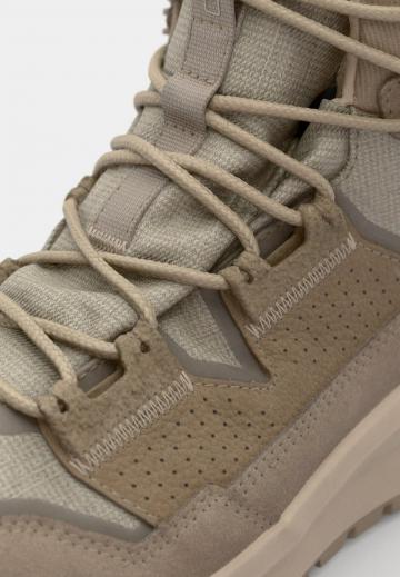 Походные ботинки