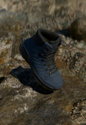 Походные ботинки