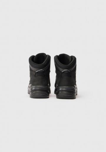 Походные ботинки