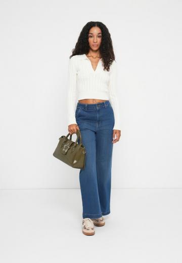 Свободные джинсы