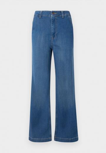 Свободные джинсы