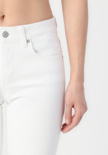 Узкие джинсы