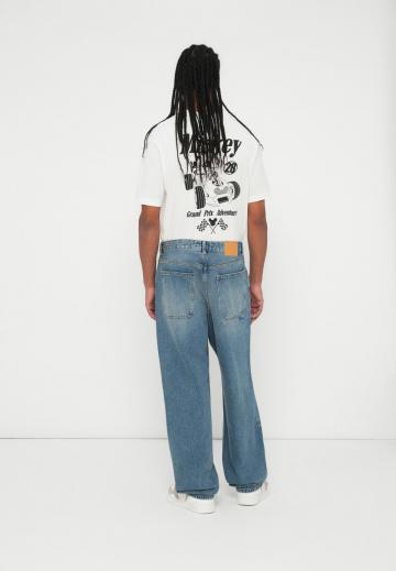 Свободные джинсы