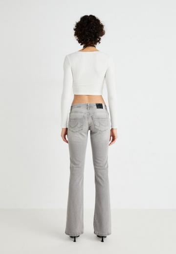 Клешеные брюки