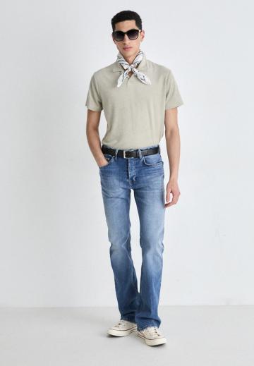 Прямые джинсы