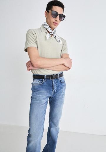 Прямые джинсы