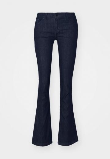 Клешеные брюки